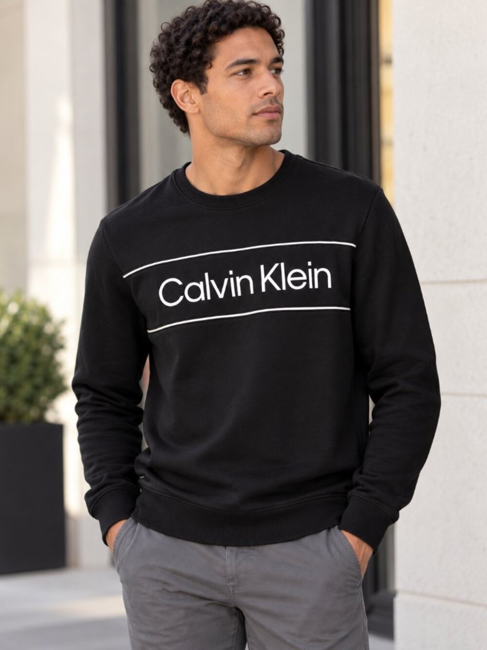 Calvin Klein Men’s Black Logo Crewneck Sweatshirt Pullover Size M